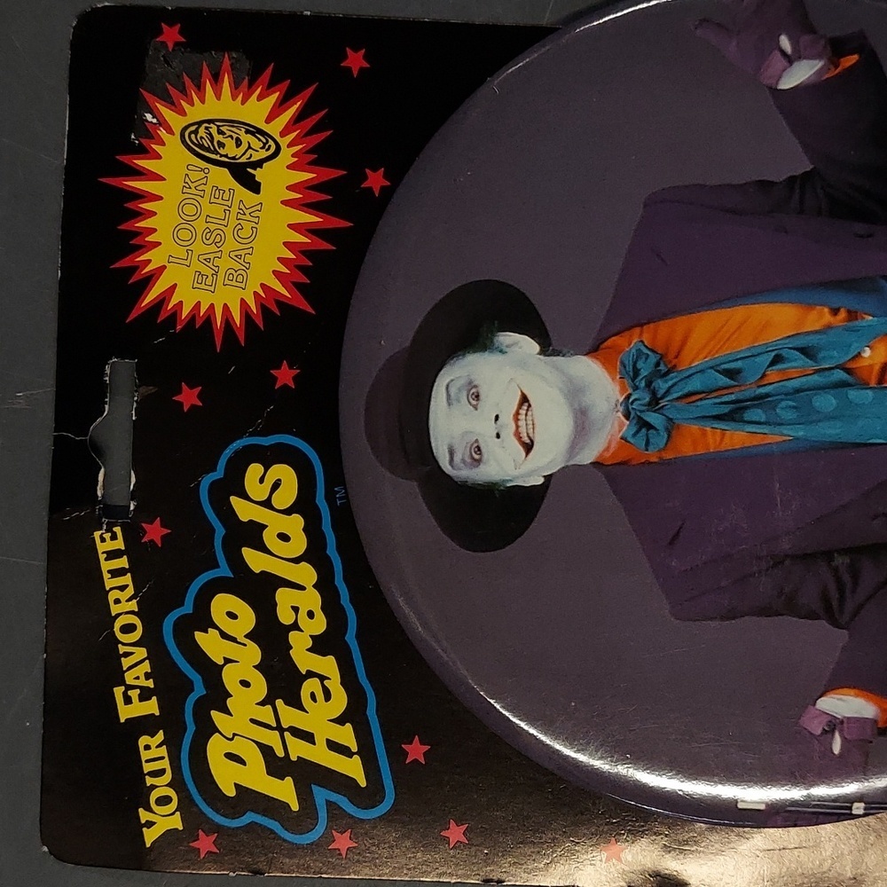 Vintage 1988 deadstock batman swag. Jack Nicholson joker 5" pin / easel.…
